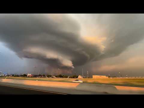 INSANE MOTHERSHIP SUPERCELL or Alien invasion?