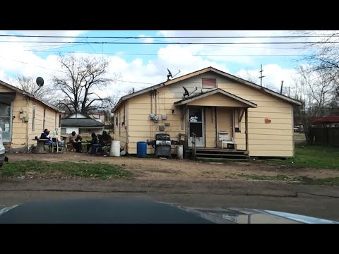 CLARKSDALE MISSISSIPPI POVERTY STRICKEN HOODS