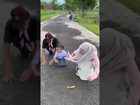 HA HA SATU DI TAMBAH SATU