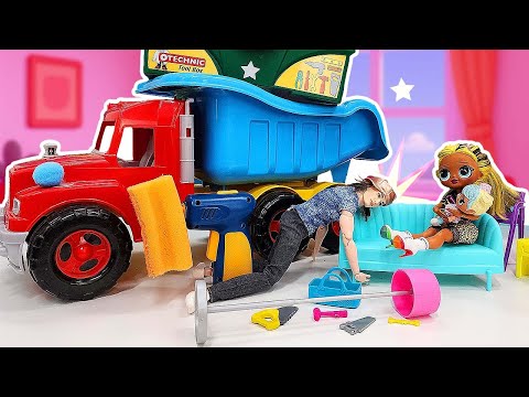 LOL Oyuncakları! Oyuncak kamyon LOL bebeklerin evine çarpıyor! Tamir etme oyunları