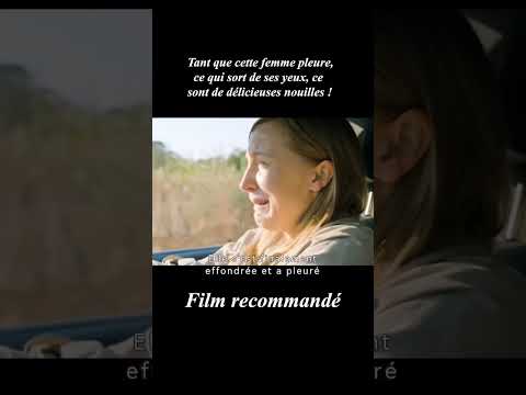 Tant que cette femme pleure, ce qui sort de ses yeux, ce sont de délicieuses nouilles ! #shorts
