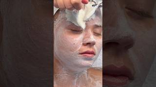 An oddly satisfying peak into my cloud facial 🫧☁️