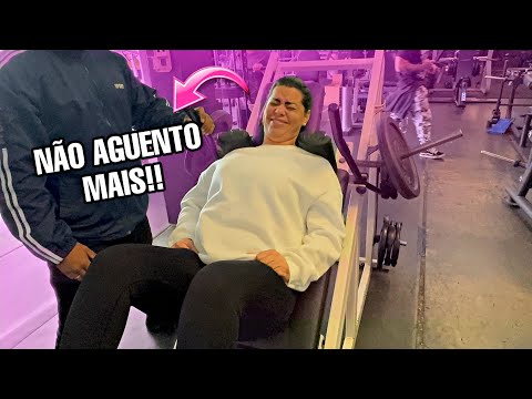 LEVEI MINHA MÃE PRA TREINAR COMIGO E ELA NÃO AGUENTOU!!