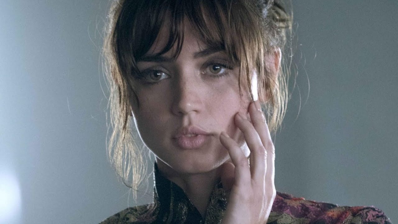 The Murder Mystery Movie Killing It On Netflix Right Now