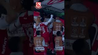🎶 Siga el baile… Santa Fe ganó el clásico 2-1 y va por más este sábado 🦁
