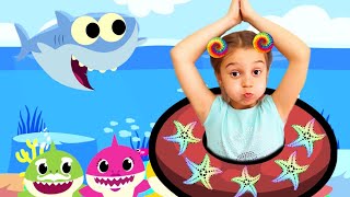 Малыш акула поет песенку Акуленок! Baby Shark! Поем вместе с Ясей!  Сборник для малышей
