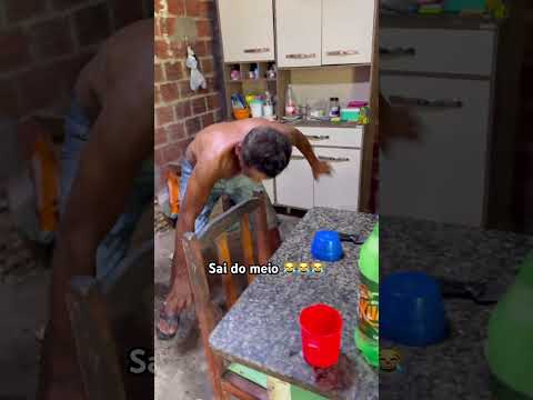 Saii do meio véi 😹😹#humor #foryou #explore #memes #nordeste #engraçado