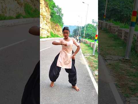 Dil Toot Gya #dance #shorts #trending #chitrakootkiqueen #dancerchitra