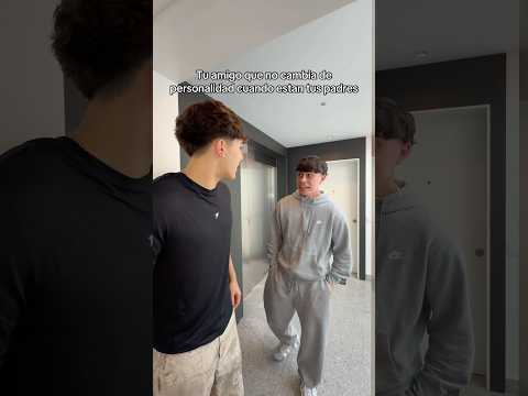 Tu amigo que no cambia de personalidad cuando están tus padres😬 #humor #shortsviral #viralvideo