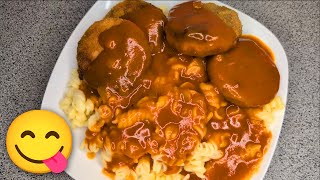 Klassisch Deutsch Jägerschnitzel mit Nudeln und Soße! Achtung, sie werden es immer wieder kochen!
