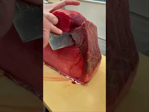 Почему у тунца бывает чёрное мясо