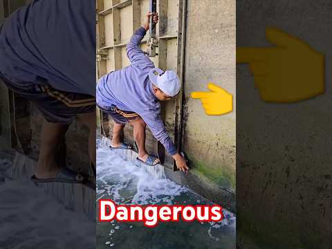 Very dangerous way to fish catching