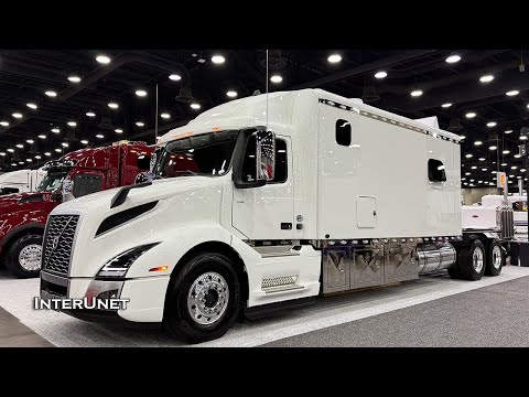 Mega Sleeper Tractor Volvo VNL Long Haul SEMI with Kitchen and Shower