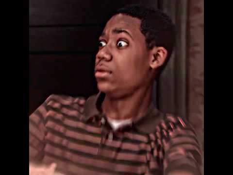 😅👧 Little sister almost ruined their father—big time! 💥🤦 #everybodyhateschris #shorts #edit #movie