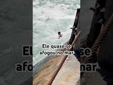A corrente de retorno estava forte na praia, o mar estava perigoso, correnteza forte. #mar #praia