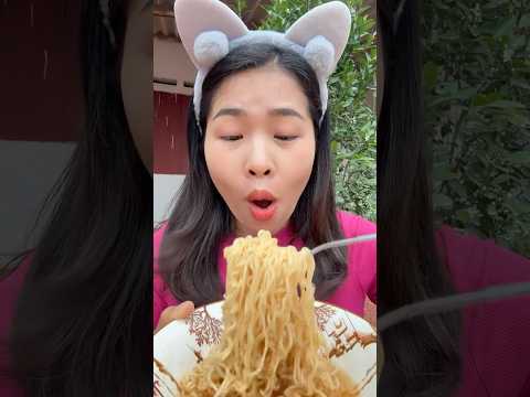 🍜 Ý TƯỞNG tuyệt vời. Đơn giản và bạn cũng có thể sử dụng nó #camping #survival #lifehacks#noodles