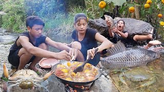 Skills catch big fish by hand in river, Big fish curry spicy for dinner, Catch and cook Big crab