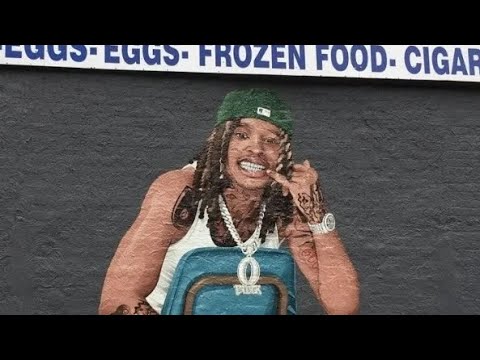 King Von on live with store owner that has Vons Mural and gives him money 💯