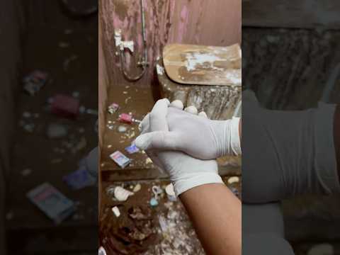 20 saal Purana Bathroom me clean kar paunga😱