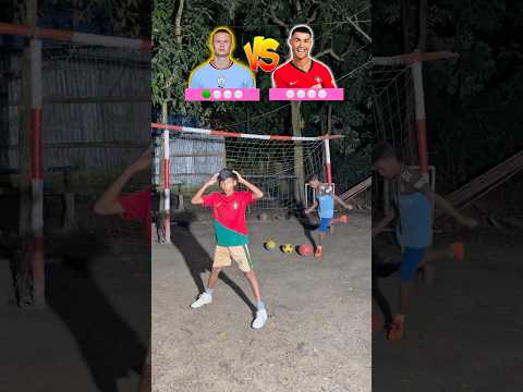 Haaland 🆚 Ronaldo nutmeg challenge ⁉️⚽️🔥🤯#shorts #trending #football #ronaldo