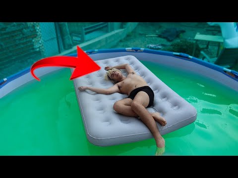 DORMIMOS a NUESTRO AMIGO en la PISCINA TOXICA ☢️  BROMA EXTREMA 😂😂