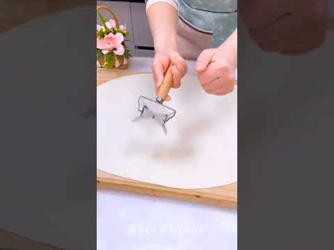 Round bread gadget 😦 New Viral Gadgets, Smart Appliances, Kitchen Utensils/ Home Inventions #shorts