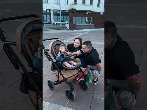Огромный Серб-Черногрец с сыном и женой баргу-монголка Алтен. Пекин. Китай 🇨🇳