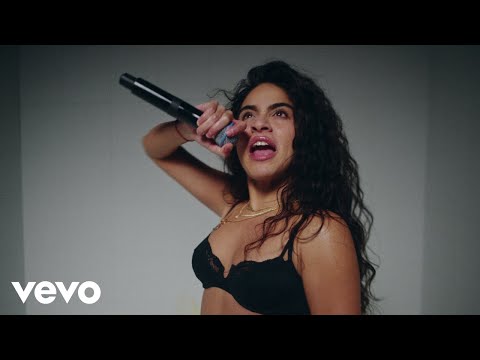 Jessie Reyez - BEEN ABOUTA YEAR (Official Live Performance)