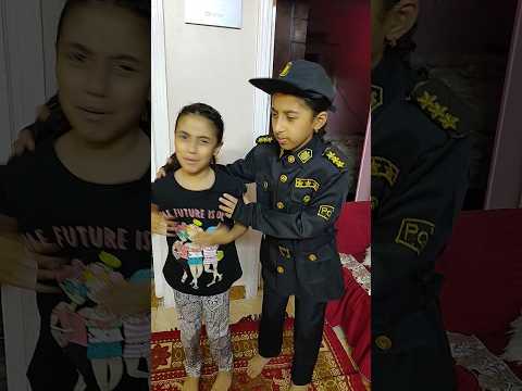 بتمشي علي الكورنيش 🤣 مين احسن انا ولا ملك #shorts