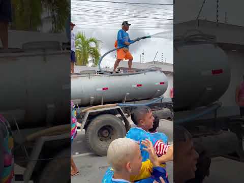 Baby eu tava na rua da água ?