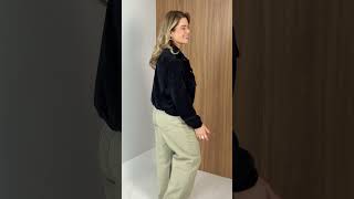 Vídeo adicional 8 do item Jaqueta Charlotte - Preta - Veludo Cotelê com Botões Balmain