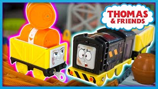 Rekan kereta Diesel yang menyusahkan! | Hati-hati, Thomas! | EPISODE LENGKAP