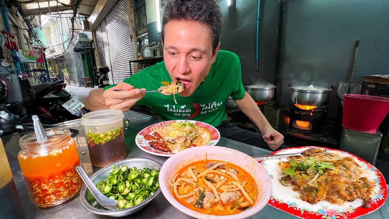Thai Street Food - 5 MUST EAT Foods in Chinatown, Bangkok! (Local Favorites Only)