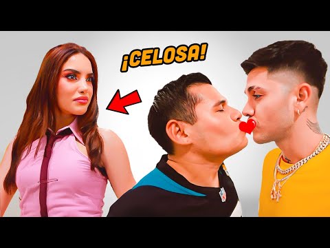 Se Puso CELOSA KIM Por Este BESO