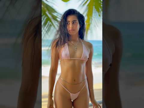 Thank you, Mom and Dad, because you truly nailed it! 😋💘 #cuteface #badbunny #bikini #paradise