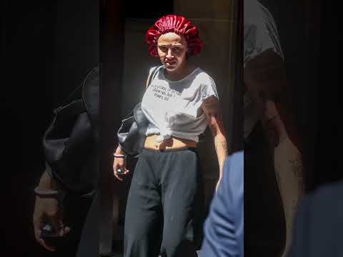 Doja Cat spotted in Sydney. 👹🪽