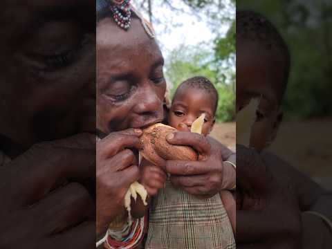 you will love hadzaabe eating roots #africa #hadzabe #food