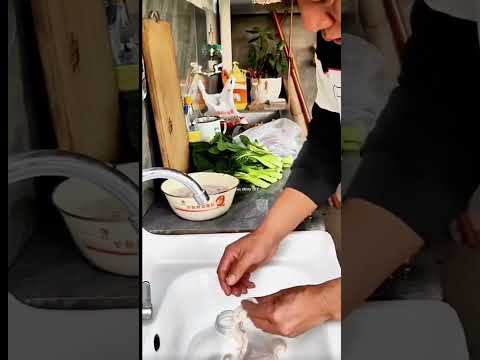 ทำความสะอาดไส้หมูขด้วยขวดน้ำแบบ 2 in 1 #ไอเดีย #diy #อาหาร