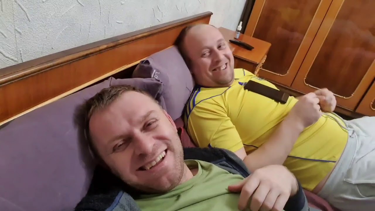 С Артемом в постели о наболевшем