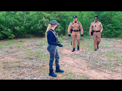 POLICIAL INTERROMPE A INVESTIGAÇÃO PARA PEDIR AJUDA - SPIRITBOX