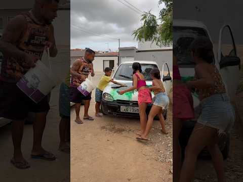 Lavando o carro #viralvideo #youtubeshorts #viral #video #shortvideo #shorts #short