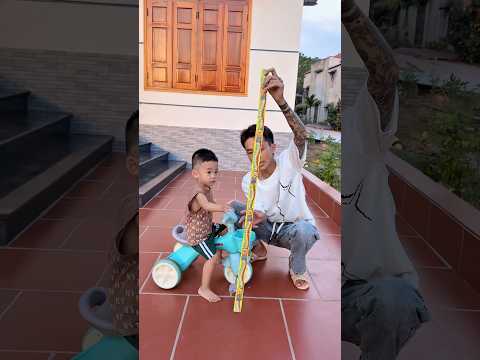 Thằng em 2 tuổi dở chứng đòi mua kẹo dẻo dài nhất thế giới #shortvideo #challenge #funny