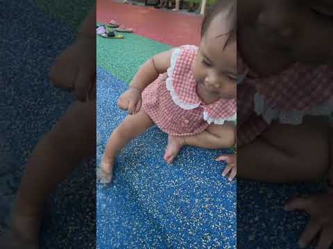 根本站不穩啊😄#baby #人類幼崽 #cute #funnybaby #funny #萌寶 #cute baby #萌娃 #搞笑 #可愛 #可愛い