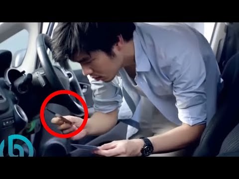 لن تصدق ماذا وجد هذا الشاب في سيارة امه حتى جعله يبكي وينصدم !! شاهد المفاجئة