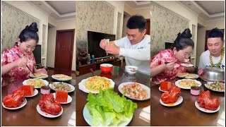Funny eating and broadcasting