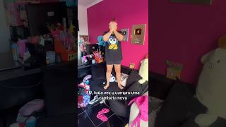 EU, TODA VEZ QUE COMPRO UMA CAMISETA NOVA