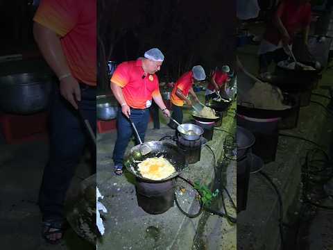 Skills for making Chinese fried rice in bulk in Thailand