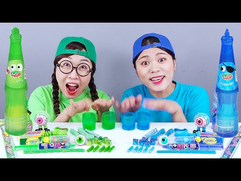 Món tráng miệng màu xanh lam VS Món tráng miệng màu xanh lá cây Thử thách DONA