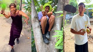 ¡Larin Se Trepa al Árbol del Vecino y LO ATRAPAN! 🥭😱 | Comedia Total con Larin y Amigos