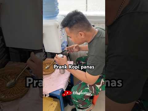 Prank Kopi panas #lucu #tnilucu #shorts #sinergitnipolri #prank #tniad #tentaralucu #komedi #ngakak